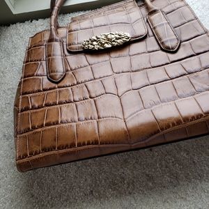 Gill leather handbag